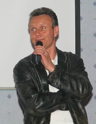 Giles · Actors